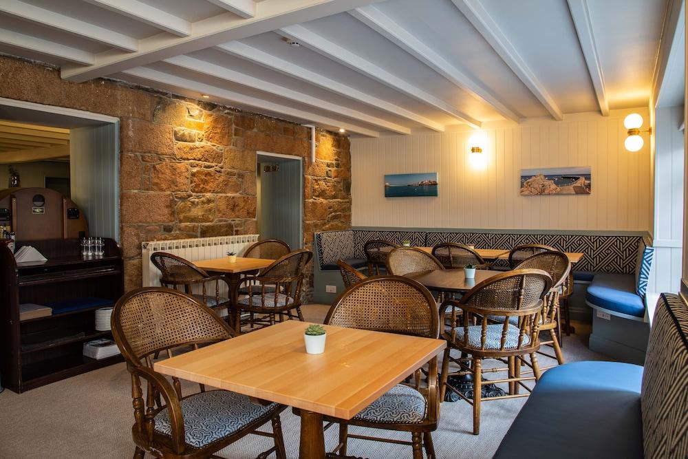Beausite Hotel Grouville Екстериор снимка