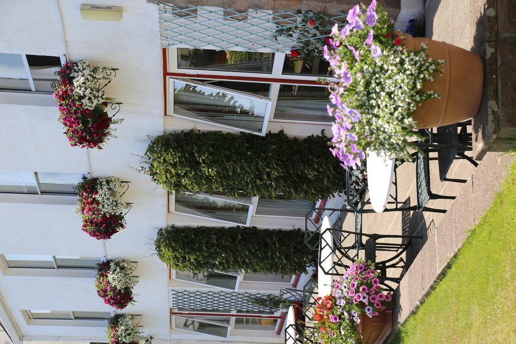 Beausite Hotel Grouville Екстериор снимка