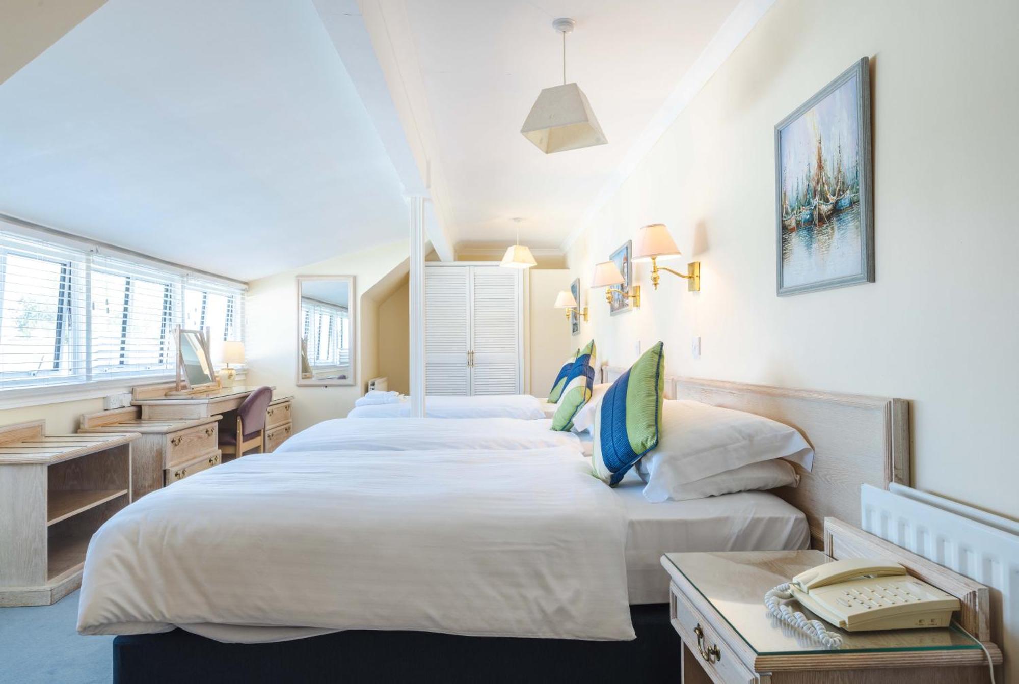Beausite Hotel Grouville Екстериор снимка