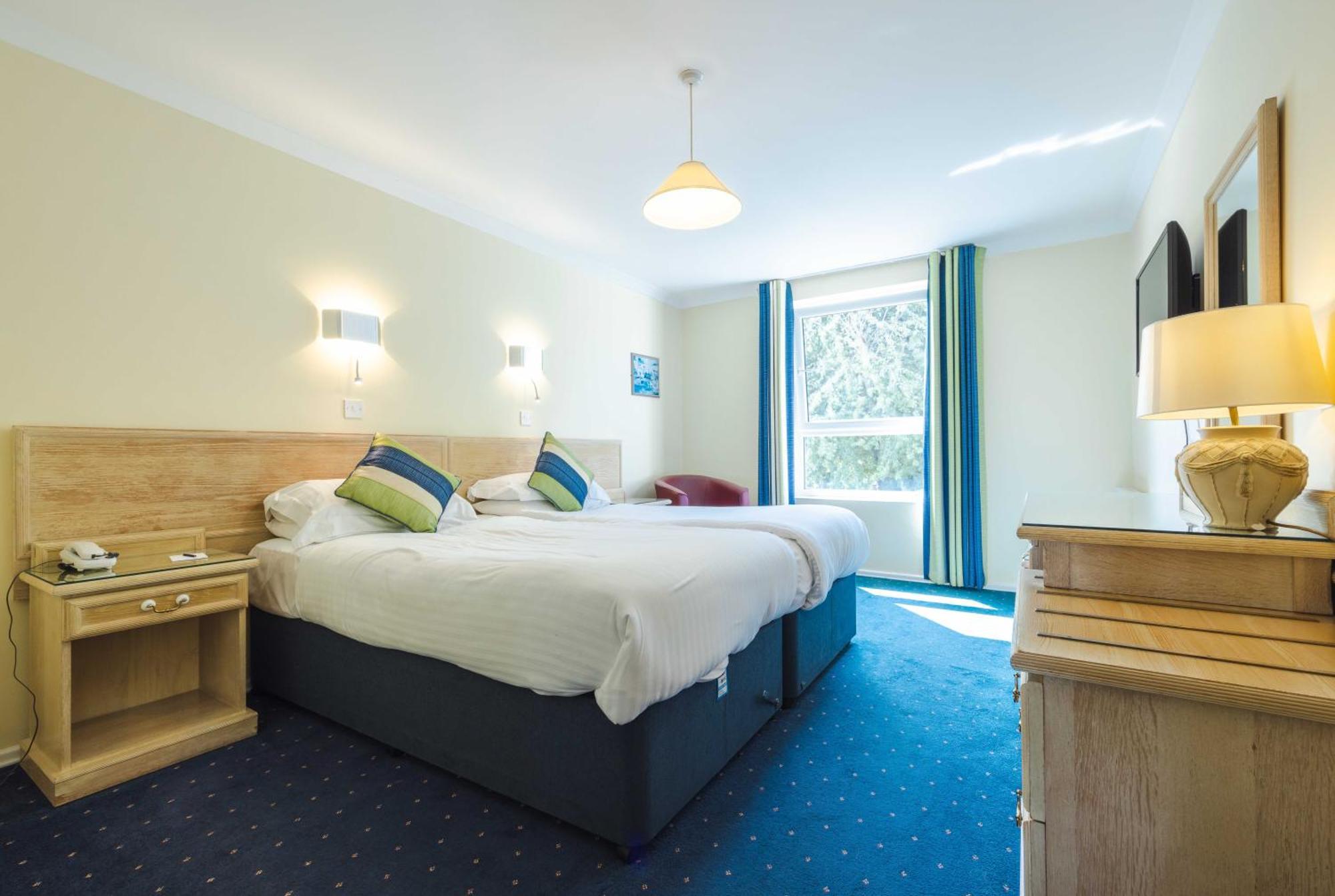 Beausite Hotel Grouville Екстериор снимка