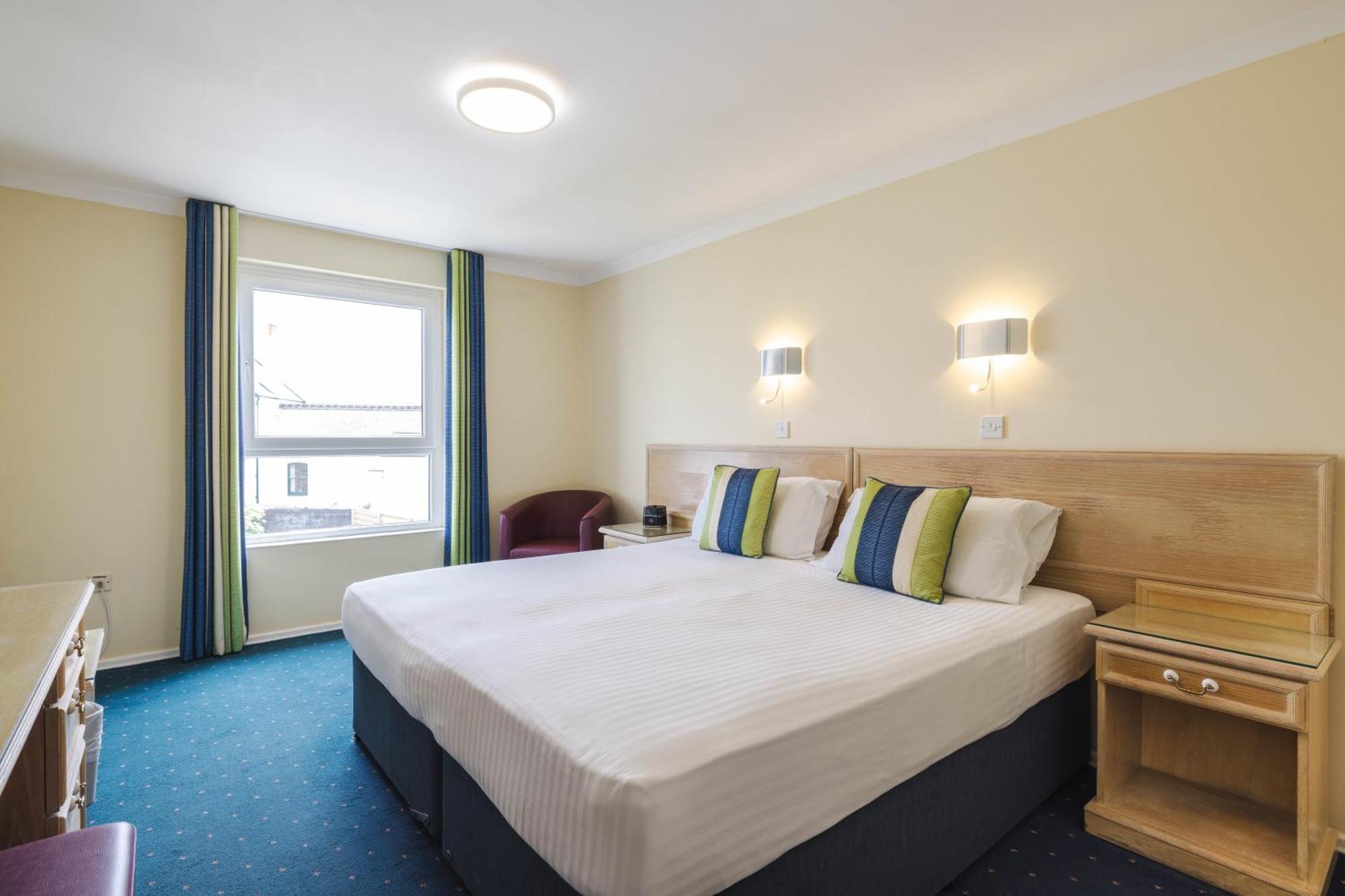 Beausite Hotel Grouville Екстериор снимка