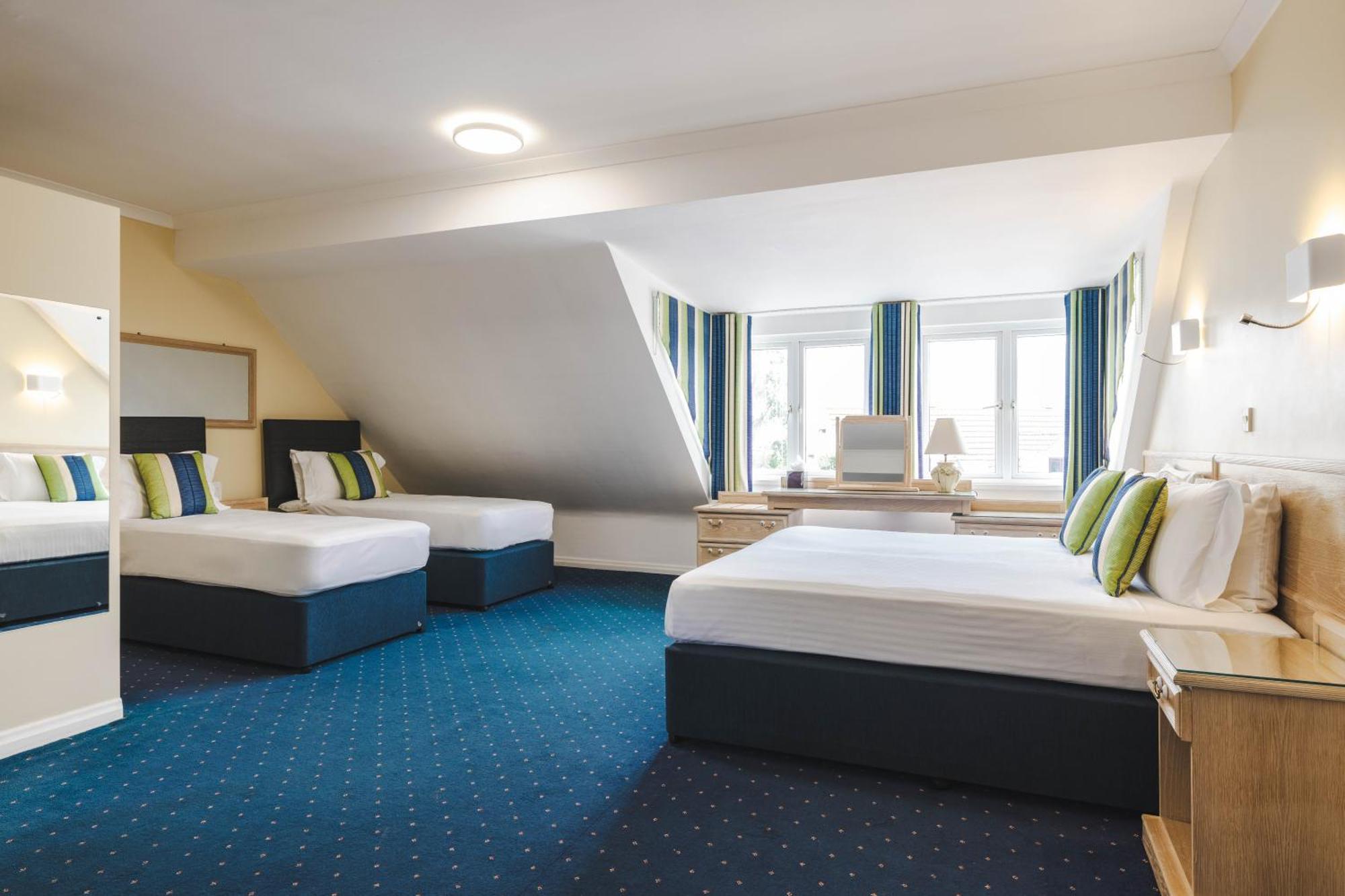 Beausite Hotel Grouville Екстериор снимка